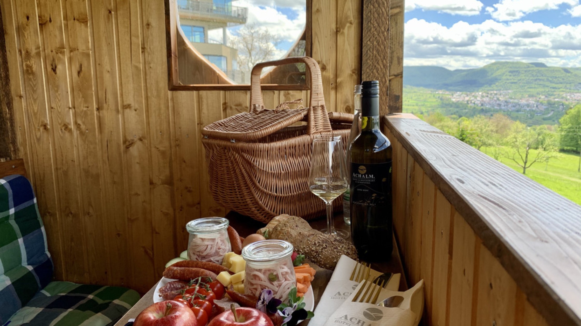 66D696E5-58AD-4D91-AB5B-8D3687F4A85E_1_105_c