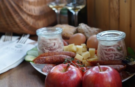 94A31B58-EA55-4C6E-95F4-6742C3269D80_1_105_c