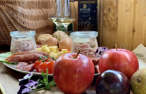 F0453F2A-3B00-4186-A94F-1B2757BCC891_1_105_c