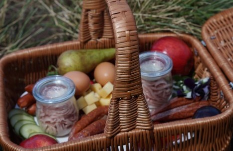 FC130CCA-5F9C-4EFE-A473-8FD931F770D2_1_105_c